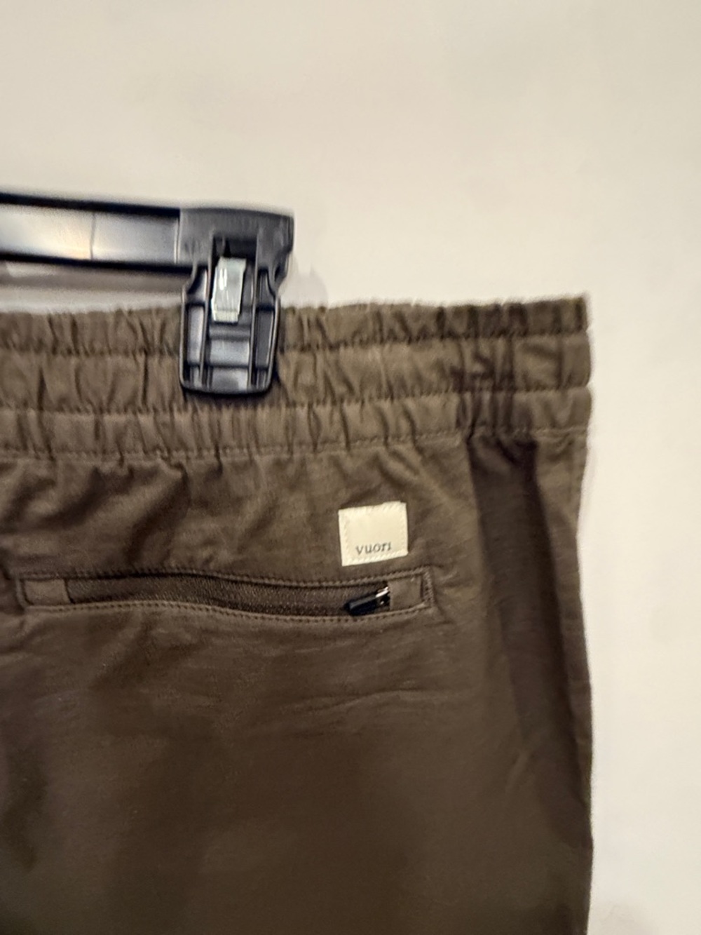 Vuori Large Ripstop Women's Olive Drawstring Casual Shorts - Picture 3 of 3